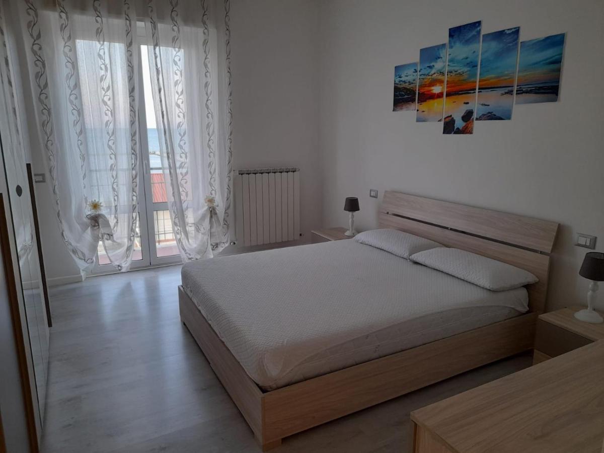 Appartamento Fronte Mare Falconara Marittima Luaran gambar